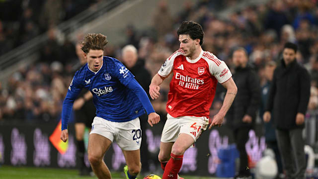 TA：奥赖利首秀表现得游刃有余；安德森很好地控制了比赛节奏（TA：奥赖利首秀从容自若，安德森节奏掌控到位）