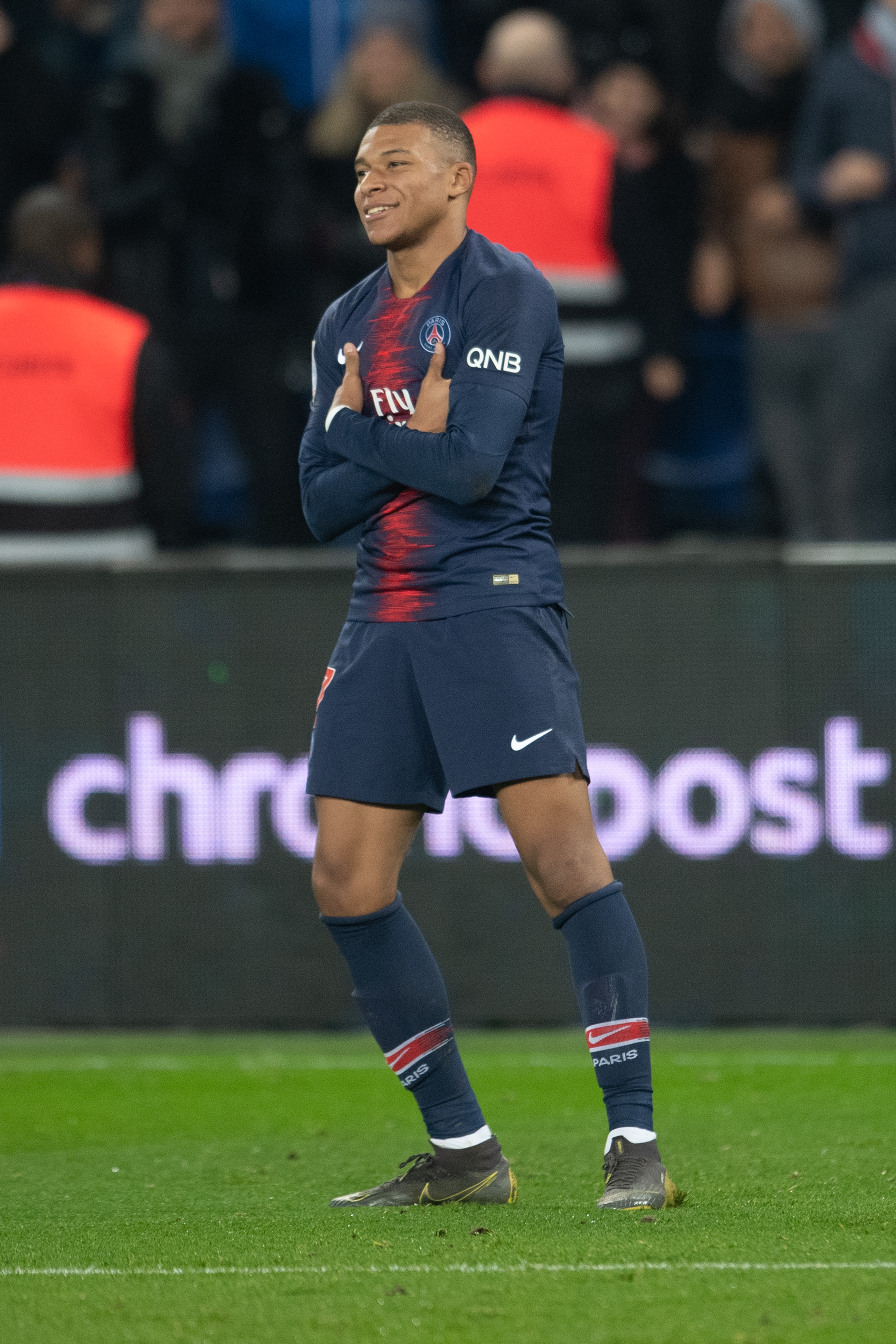 欧冠：巴黎客场2-1逆转曼联（欧冠：巴黎客场2-1翻盘曼联）