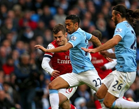 图片报：多特蒙德连伤两主力后卫，预计面临数周缺阵（图片报称，多特蒙德两名主力后卫先后受伤，预计将缺阵数周）