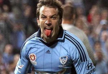 巴萨官方：美国服装品牌AMIRI成为俱乐部官方正装合作伙伴（巴萨官宣AMIRI成俱乐部官方正装合作伙伴）