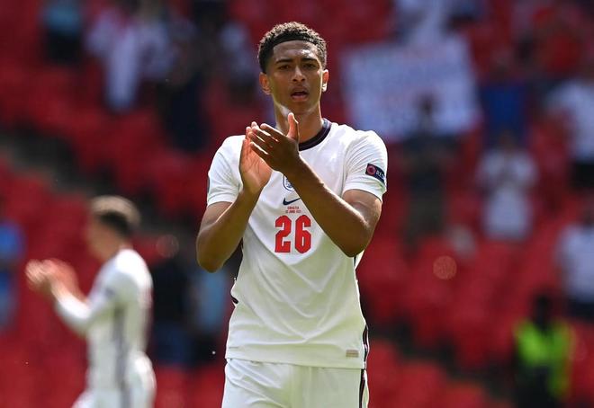 记者：河南已经向阿奇姆彭提供续约合同（记者透露，河南队已向阿奇姆彭递交续约合同）