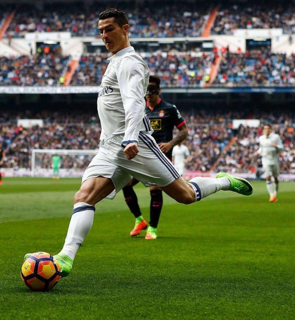 范戴克回应萨拉赫道歉问题，称属内部事宜需俱乐部处理（范戴克就萨拉赫道歉一事表态：属队内事务，交由俱乐部处理）