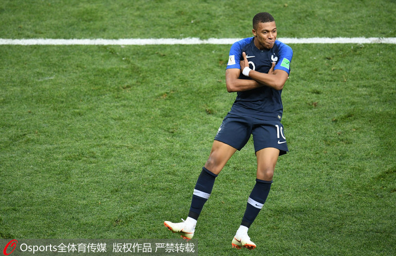 英媒：利物浦希望冬窗出售科纳特，并引进雷恩中卫雅奎特顶替（英媒称利物浦计划冬窗出售科纳特，引进雷恩中卫雅奎特顶替）