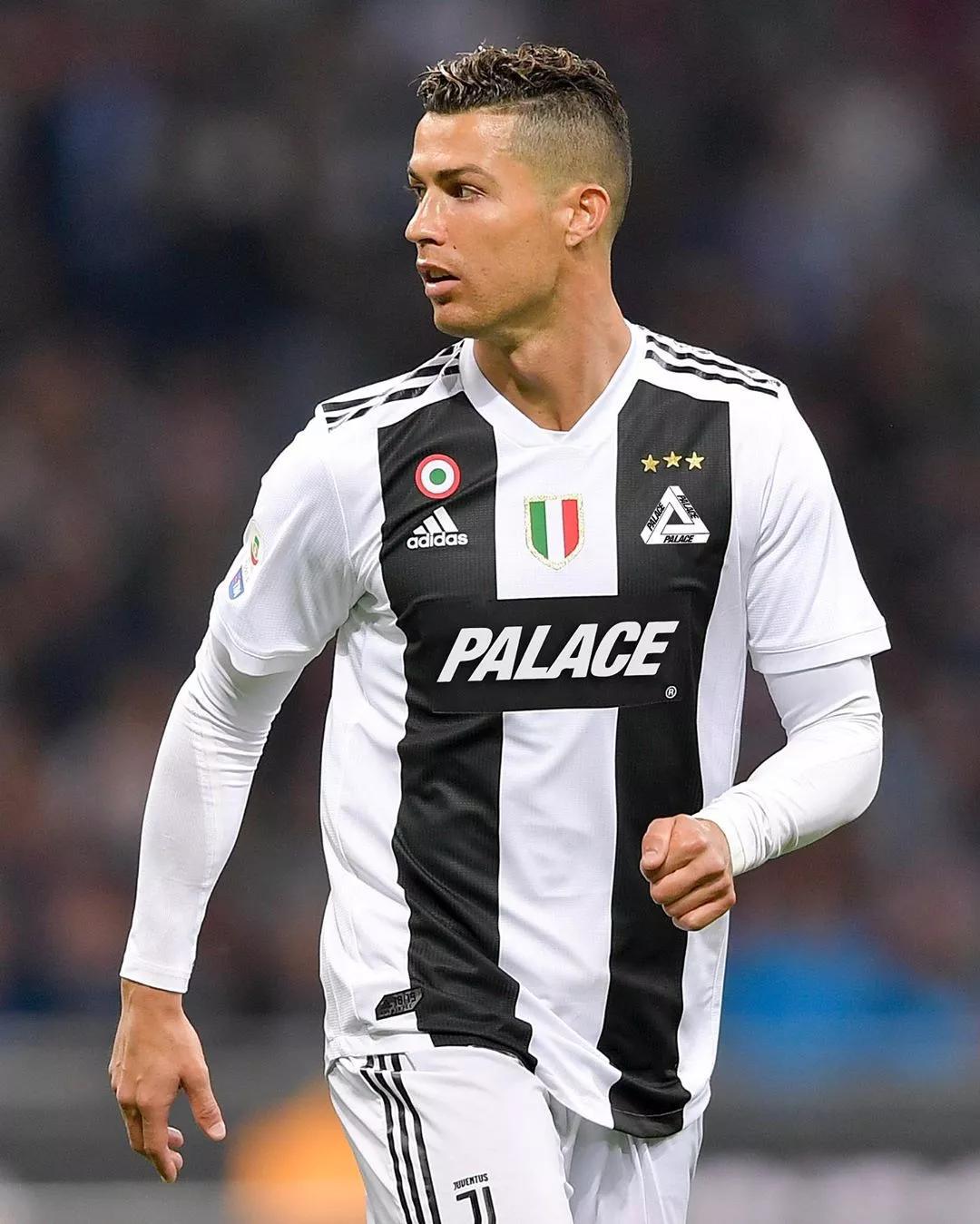 邓卓翔：全队在训练中都非常投入，希望奉献一场精彩的比赛（邓卓翔：全员训练投入，力争奉献精彩一战）