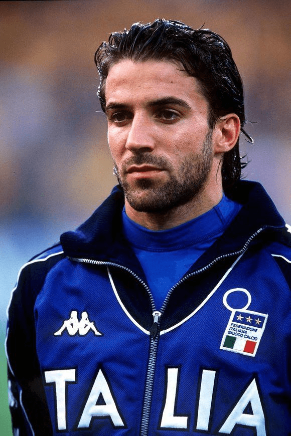 格拉斯纳：曼城的进攻令人印象深刻，但在防守端有可乘之机（格拉斯纳：曼城火力惊人，防线仍有破绽）