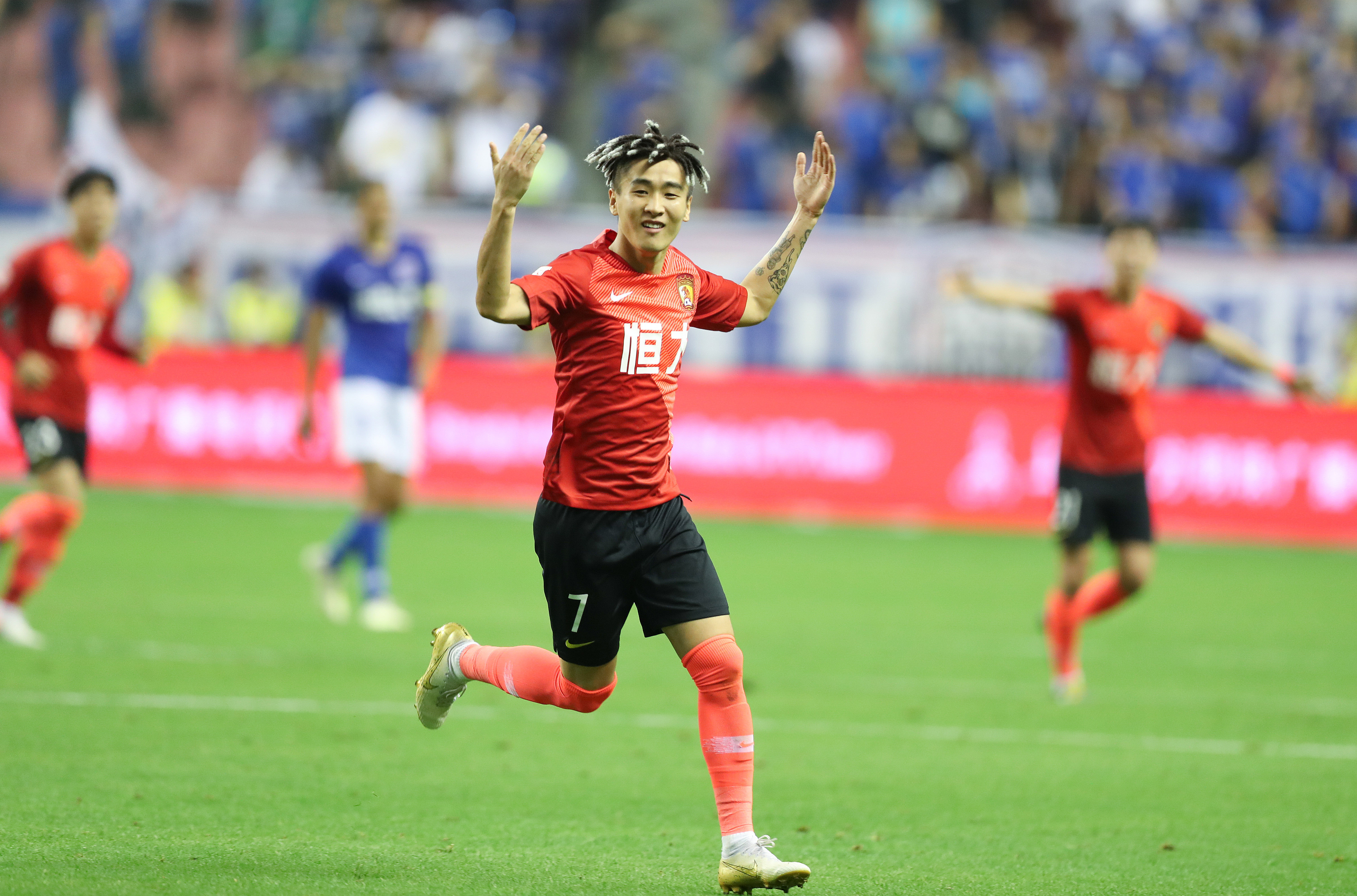 刘若钒：想用中超冠军回报海港，没有他们就没有我今天的一切（刘若钒：盼以中超桂冠回馈海港，没有他们就没有今天的我）