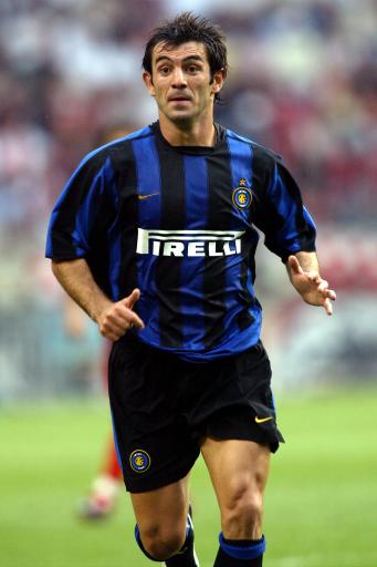 愿无大碍，蒯纪闻谢场时被拍到手臂缠着绷带（希望无恙，蒯纪闻赛后致谢时被目击手臂缠绷带）