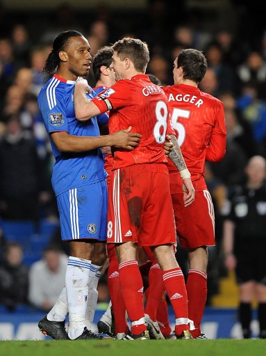 爱德华兹44分创赛季得分新高，单节19分+准绝平拯救球队（爱德华兹轰44分刷新赛季新高，单节19分+准绝平力挽狂澜）