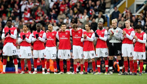 弗里克：佩德里还没恢复到100%；希望防守稳定所以首发埃里克（弗里克：佩德里尚未完全康复，为求防守稳健选择埃里克首发）