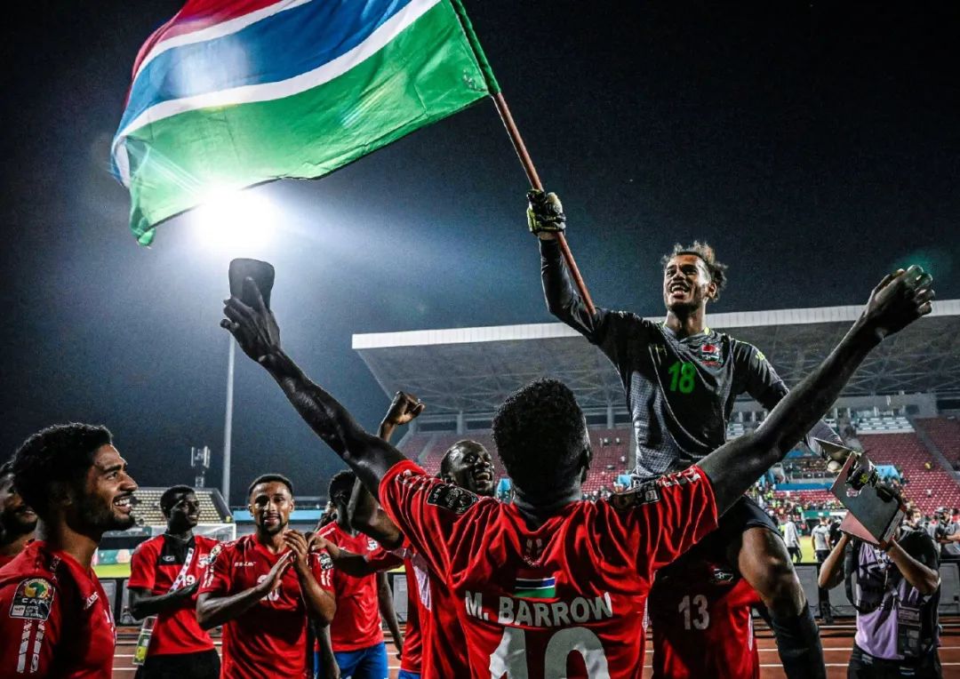 U22国足木塔力甫：命运的洪流不可阻挡，我的答案是“向前”（U22国足木塔力甫：命运洪流汹涌而至，我的选择唯有向前）