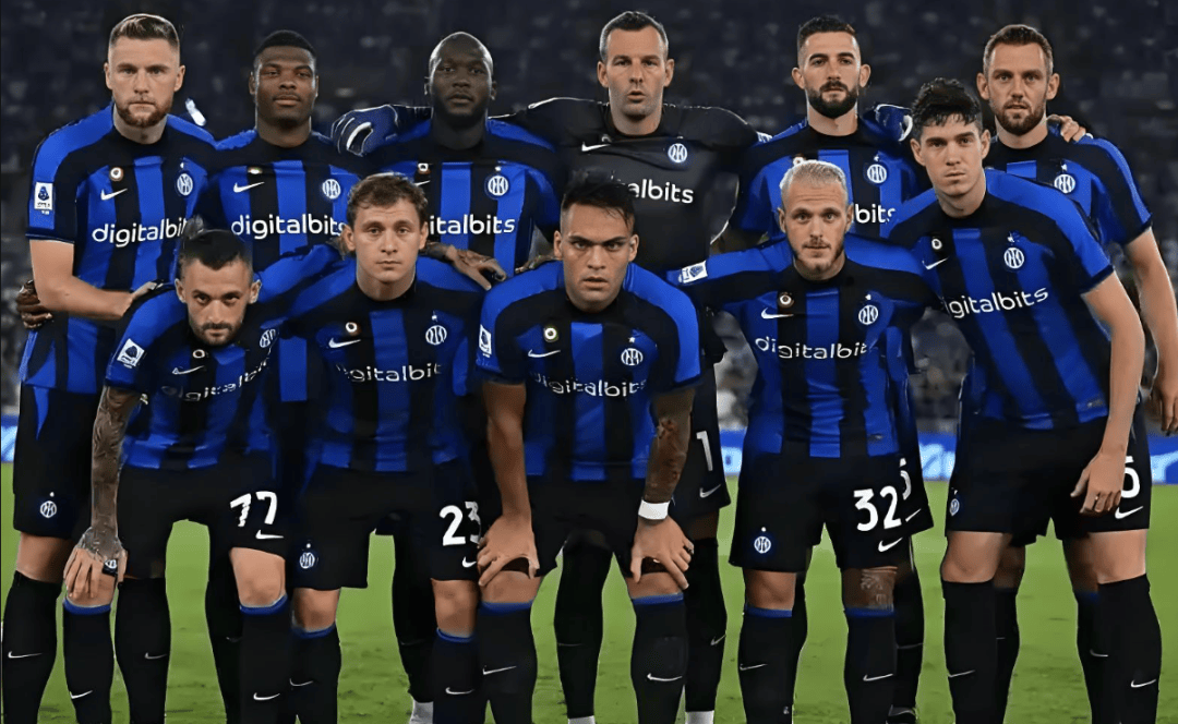 河南球迷在看台打出TIFO：United as one，we make history（河南球迷看台TIFO亮相：团结如一，共创历史）