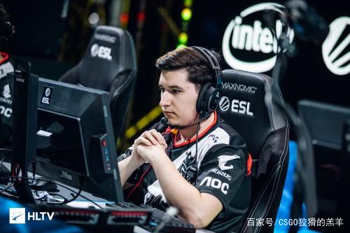 官方：29岁都灵前锋萨纳布里亚永久转会加盟克雷莫纳